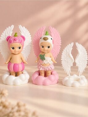 Sonny angel Cloud  with angle wings stand 
( doll not included )